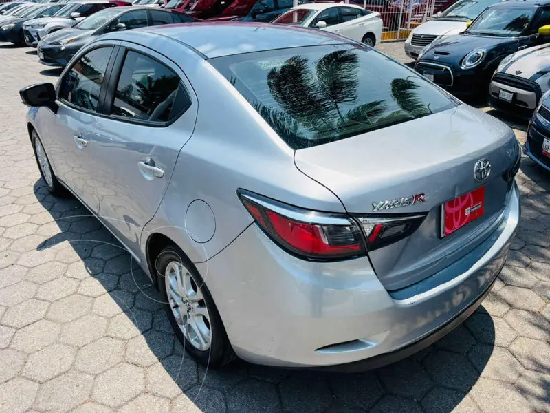 toyota yaris-r