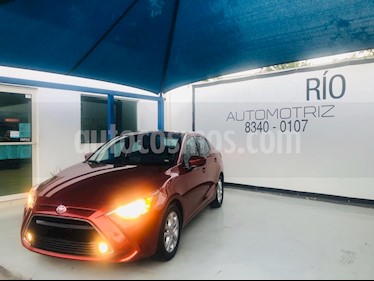Toyota Yaris R XLE Aut usado (2016) color Rojo precio $198,000