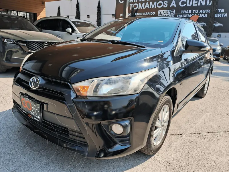 Foto Toyota Yaris R XLE Aut usado (2017) color TOY A NEGRO precio $199,000