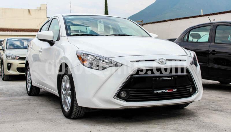 Toyota Yaris R XLE Aut usado (2018) color Blanco precio $229,900