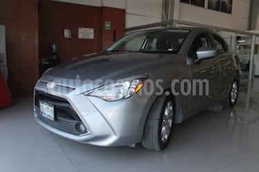 foto Toyota Yaris R XLE Aut usado (2016) color Plata precio $199,000