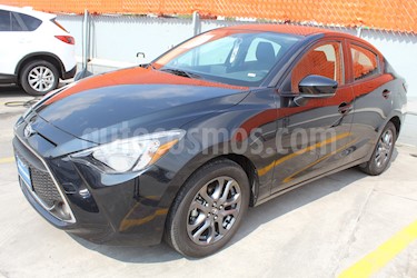 foto Toyota Yaris R XLE Aut usado (2019) color Negro precio $280,000