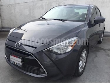 foto Toyota Yaris R XLE Aut usado (2017) color Gris precio $220,000