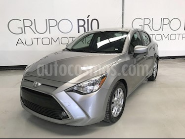 Foto venta Auto usado Toyota Yaris R XLE Aut (2016) color Plata precio $203,000