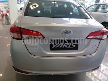 Foto venta Auto usado Toyota Yaris Sedan 1.5 XS (2019) color Gris Plata precio $640.000