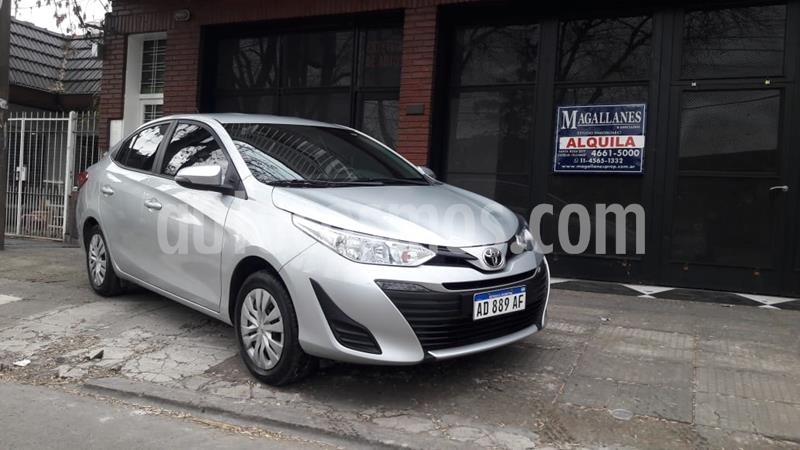 Toyota Yaris Sedan 1.5 XS usado (2019) color Gris Plata precio $1.050.000