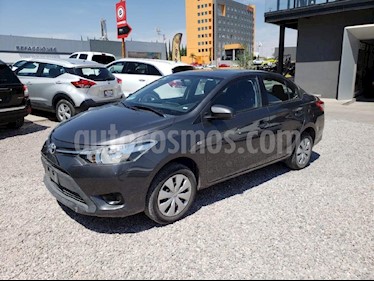 Foto venta Auto usado Toyota Yaris Sedan Core Aut (2017) color Plata precio $185,000