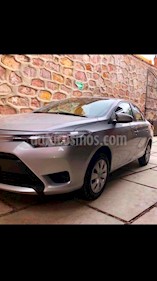 foto Toyota Yaris Sedán Core Aut usado (2017) color Plata precio $189,000