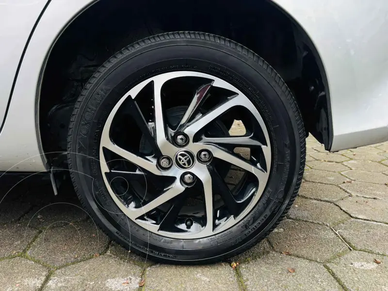 toyota yaris-sedan