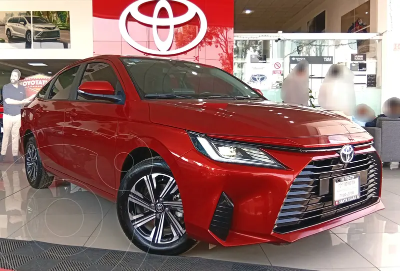 Foto Toyota Yaris Sedan S Aut Hi usado (2023) color Naranja financiado en mensualidades(enganche $137,522 mensualidades desde $5,908)