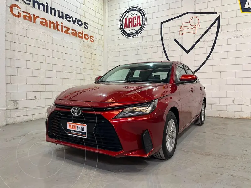 Foto Toyota Yaris Sedan Base Aut usado (2023) color Naranja precio $280,000