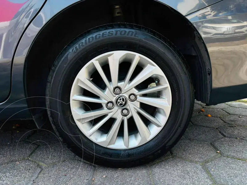 toyota yaris-sedan