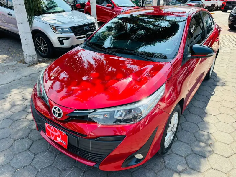 Foto Toyota Yaris Sedan S Aut usado (2019) color Rojo precio $237,000