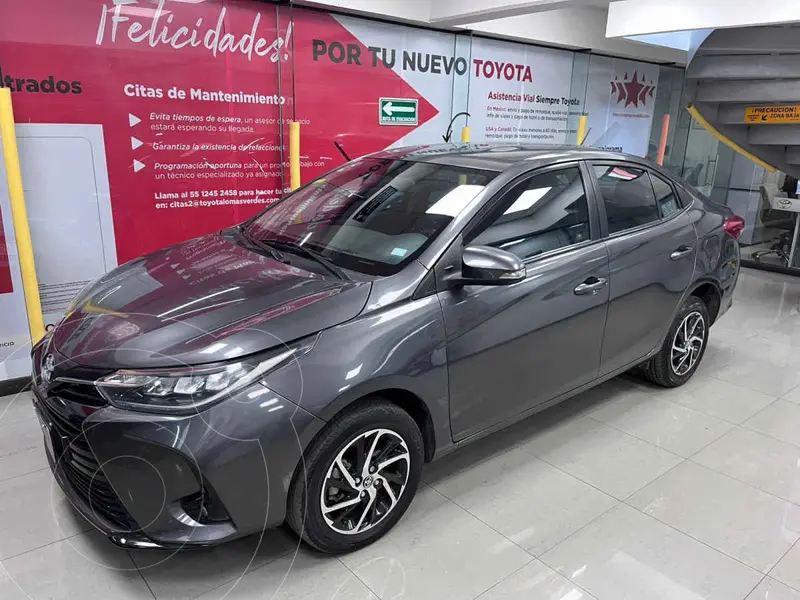 Foto Toyota Yaris Sedan S usado (2022) color Gris financiado en mensualidades(enganche $61,402 mensualidades desde $6,057)