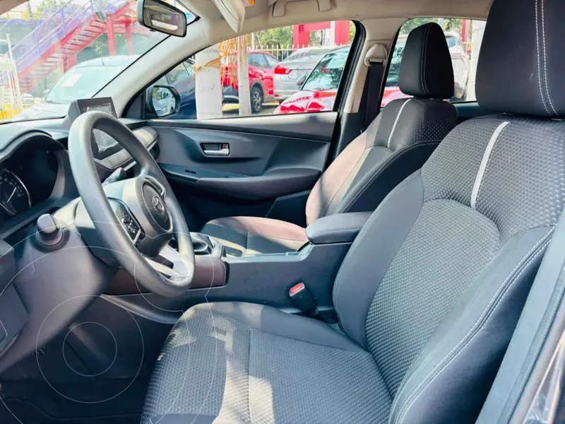 toyota yaris-sedan
