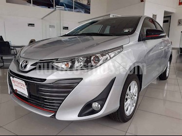 Foto Toyota Yaris Sedan S usado (2018) color Plata precio $240,000