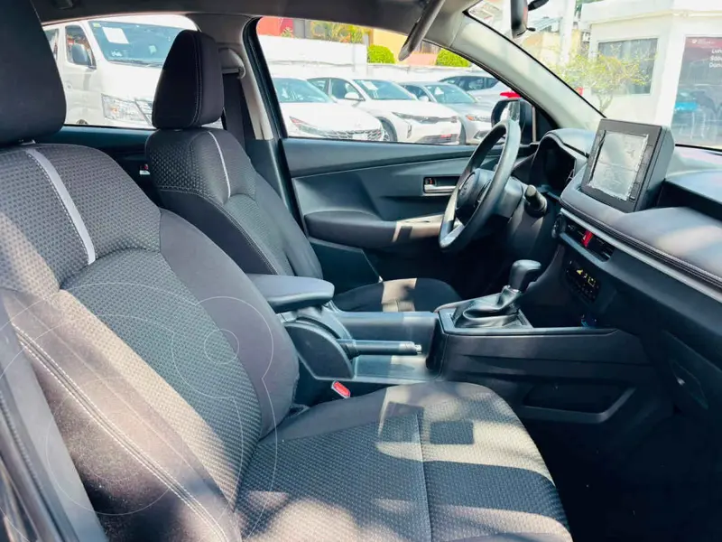 toyota yaris-sedan