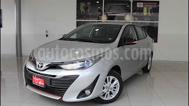 Toyota Yaris Sedan S usado (2018) color Plata precio $220,000
