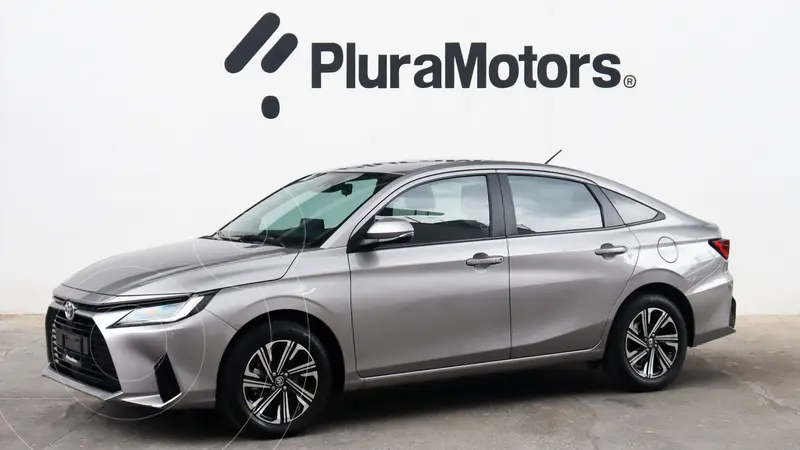 Foto Toyota Yaris Sedan S Aut usado (2023) color Gris financiado en mensualidades(enganche $70,180 mensualidades desde $5,979)