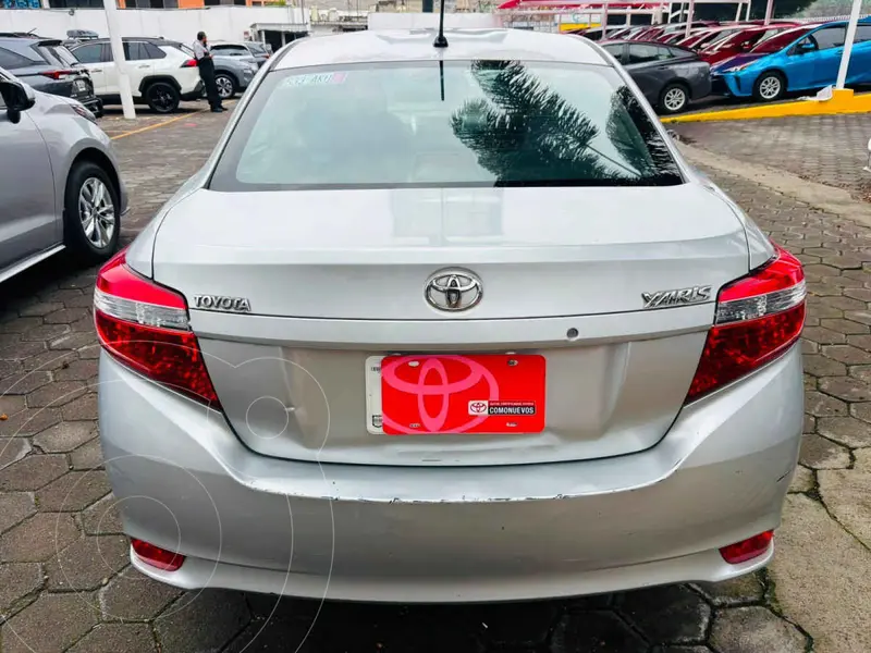 toyota yaris-sedan
