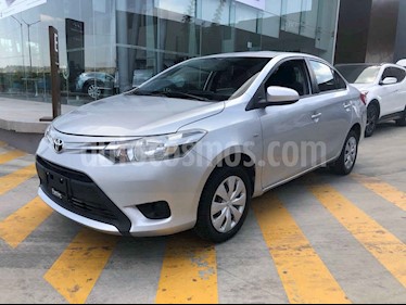 foto Toyota Yaris Sedán Core Aut usado (2017) color Plata precio $179,000