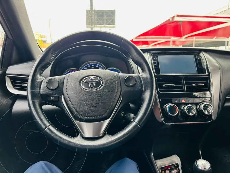 toyota yaris-sedan