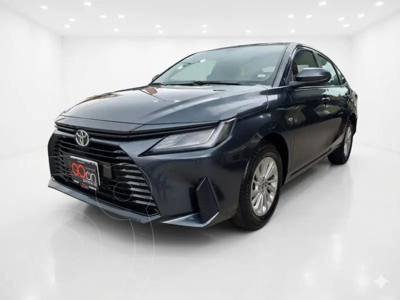 Foto Toyota Yaris Sedan S usado (2023) color TOY A GRIS precio $290,000