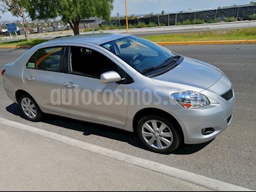 Toyota Yaris Sedan Premium usado (2016) color Gris precio $149,500
