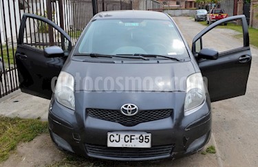 foto Toyota Yaris Sport 1.3 GLi 5P usado (2011) color Gris precio $3.500.000
