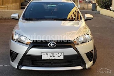 foto Toyota Yaris Sport 1.5 Sport Aut usado (2015) color Plata precio $7.050.000