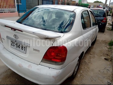 Toyota Yaris 1.5 XLi usado (2006) color Blanco precio $1.800.000