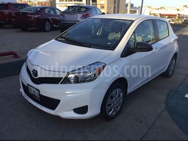 foto Toyota Yaris 5P 1.5L Core usado (2014) color Blanco precio $158,000