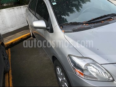 foto Toyota Yaris 5P 1.5L Premium Aut usado (2015) color Plata precio $130,000