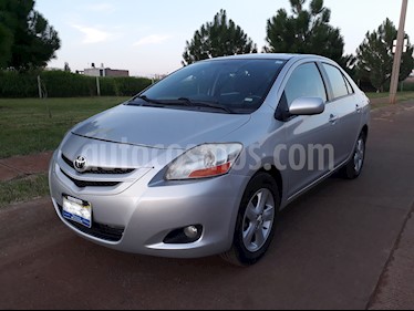 Toyota Yaris 5P 1.5L Premium usado (2008) color Plata precio $98,000