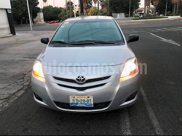 Foto venta Auto usado Toyota Yaris 5P 1.5L Premium (2007) color Plata precio $87,500