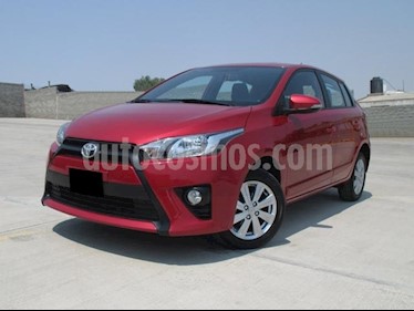 Foto venta Auto usado Toyota Yaris 5P 1.5L S (2017) color Rojo precio $218,000