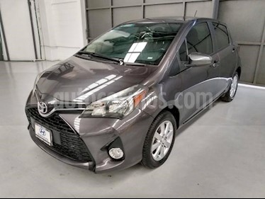 foto Toyota Yaris 5p Hatchback Premium L4/1.5 Aut usado (2015) color Gris precio $170,000