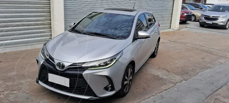 Foto Toyota Yaris 1.5 S usado (2022) color Gris Plata  precio $27.500.000