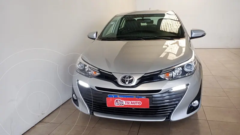 Foto Toyota Yaris 1.5 XLS Pack CVT usado (2021) color Gris Plata  precio $25.500.000