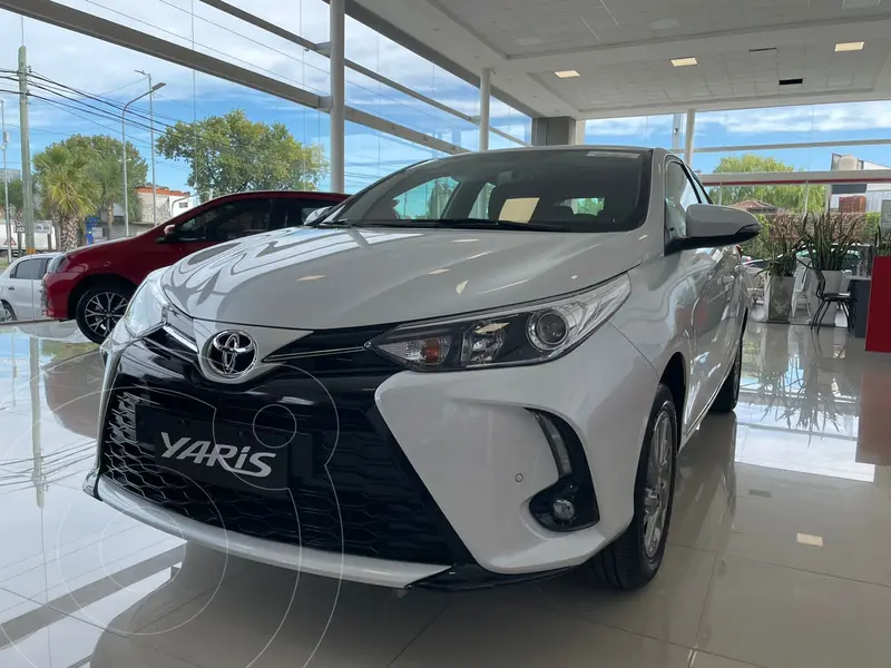 Toyota Yaris 1.5 XS nuevo color A elección precio $3.582.000