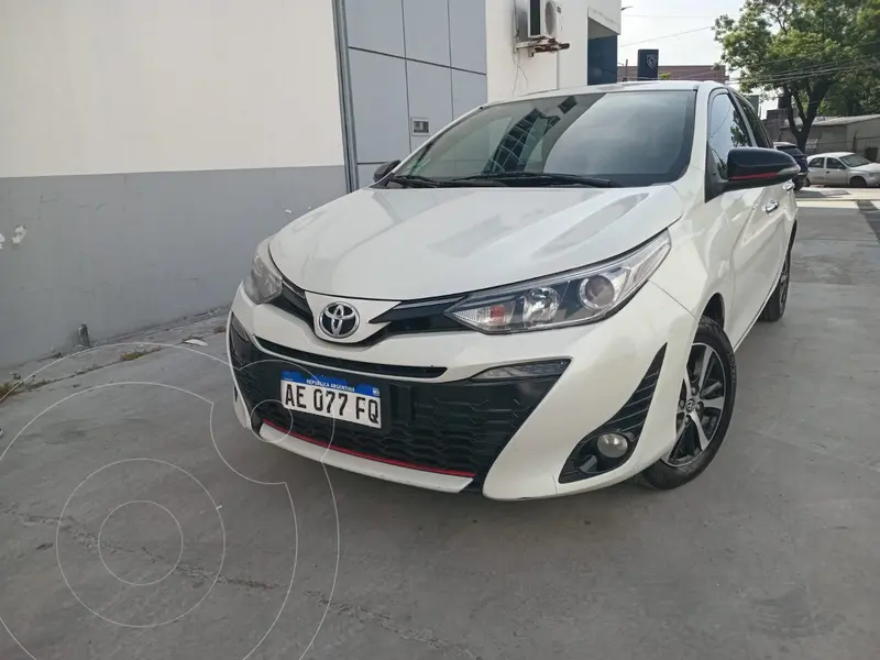 Foto Toyota Yaris 1.5 XLS CVT usado (2020) color Blanco precio $25.500.000