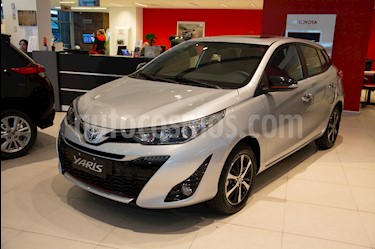 foto Toyota Yaris 1.5 S usado (2019) color A elección precio $1.455.100