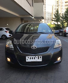 foto Toyota Yaris 1.5L GLi Aut usado (2011) color Gris precio $4.500.000