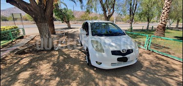 Toyota Yaris GL Sport usado (2008) color Blanco precio $3.450.000