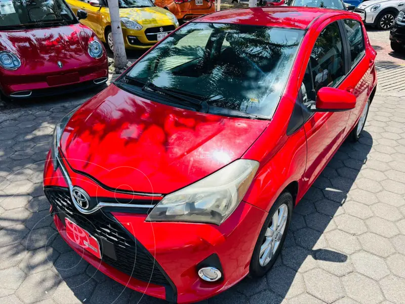 Foto Toyota Yaris 5P 1.5L Premium Aut usado (2015) color Rojo precio $197,000