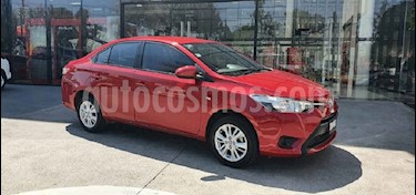 foto Toyota Yaris 5P 1.5L Core usado (2017) color Rojo precio $193,000