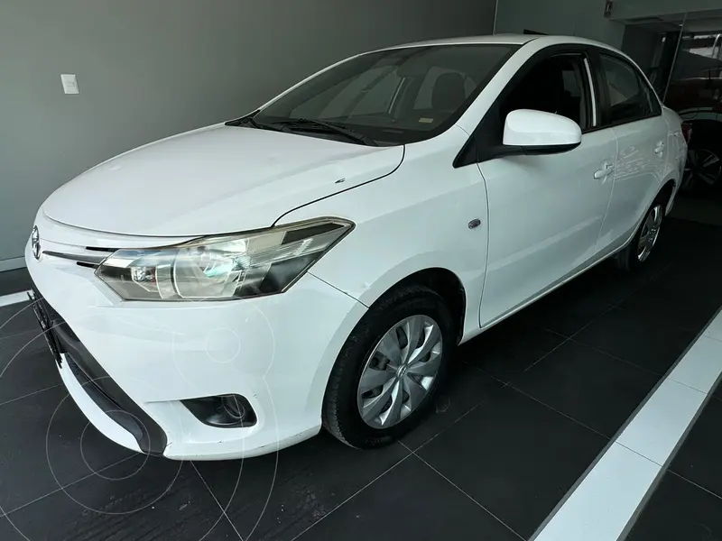 Foto Toyota Yaris 5P 1.5L S Aut usado (2017) color Blanco precio $235,000