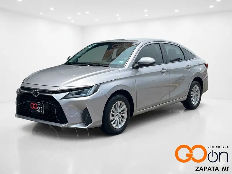 Foto Toyota Yaris SD usado (2023) color TOY    PLATA precio $299,000