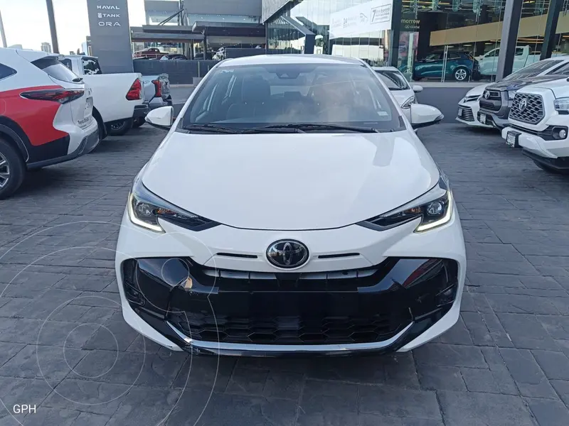 Foto Toyota Yaris S Aut usado (2024) color Blanco precio $340,000
