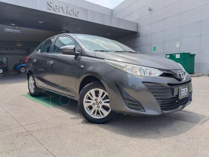 Foto Toyota Yaris 5P 1.5L Core usado (2018) color Gris precio $210,000